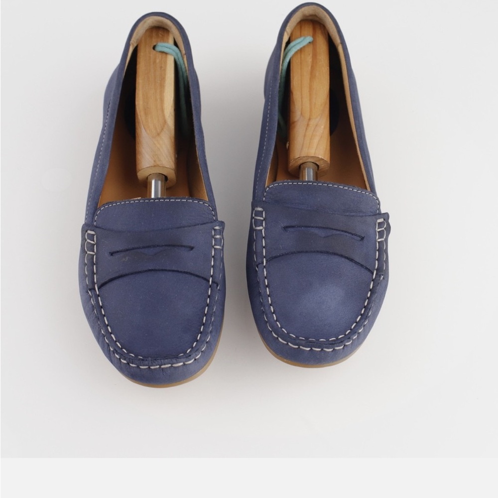 Clarks Doraville Nest Navy Nubuck Loafer – Women’s 7½ M